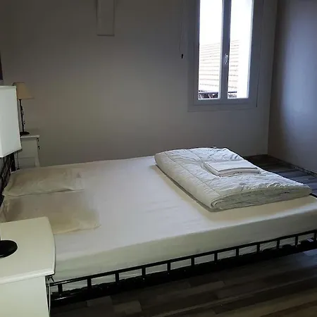 Grande Maison Familiale Avec Piscine Couverte * Lespignan