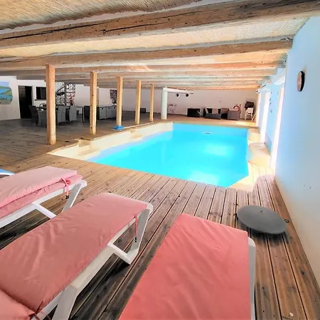 Grande Maison Familiale Avec Piscine Couverte 別荘