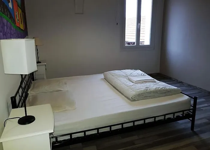 Grande Maison Familiale Avec Piscine Couverte * Lespignan